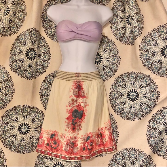 Dresses & Skirts - Cute floral skirt